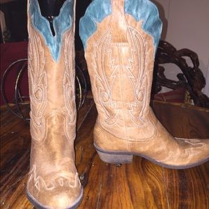 Tan and turquoise western boot, manmade material